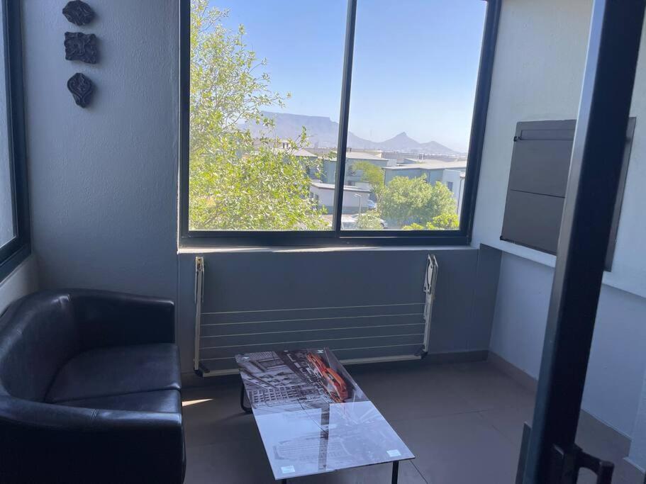 Two Bedroom & Two Bathrooms With Views Apartment *