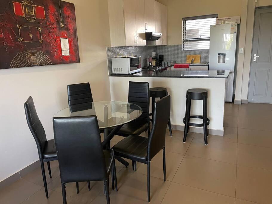 Two Bedroom & Two Bathrooms With Views * Cape Town